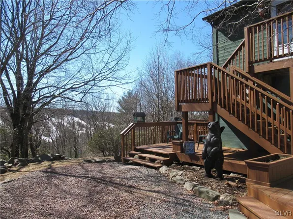 12 Hidden Ridge Rd, Lake Harmony, PA 18624