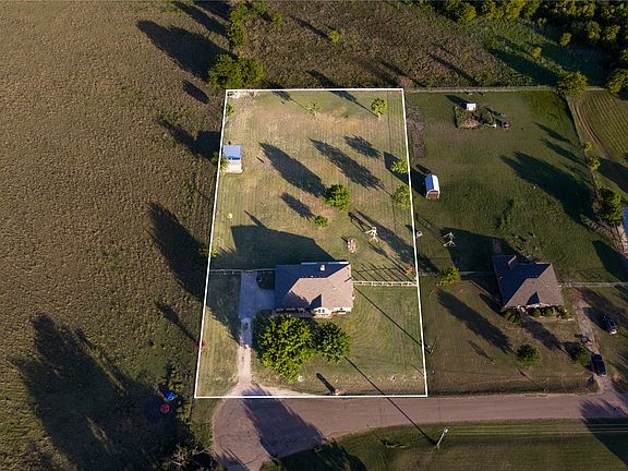 2nd image of 212 Ashley Dr
