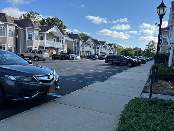 5th image of 22 Jacqueline Way #202B