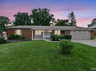 1131 Wagonwheel Trl, Ballwin, MO 63011