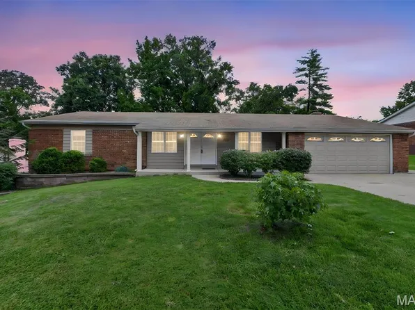 1131 Wagonwheel Trl, Ballwin, MO 63011