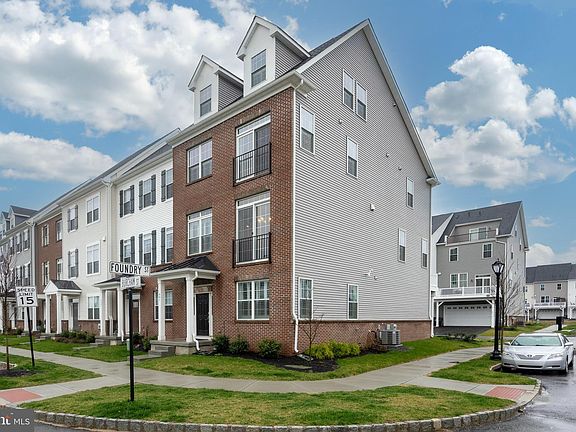 4th image of 601 Burcham St