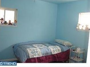 301 Sussex Dr, Lindenwold, NJ