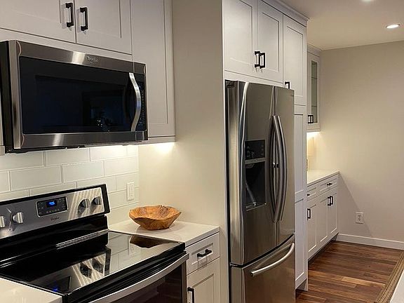 4th image of 515 Lake St S APT 302