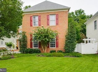 744 Pearson Point Pl, Annapolis, MD 21401