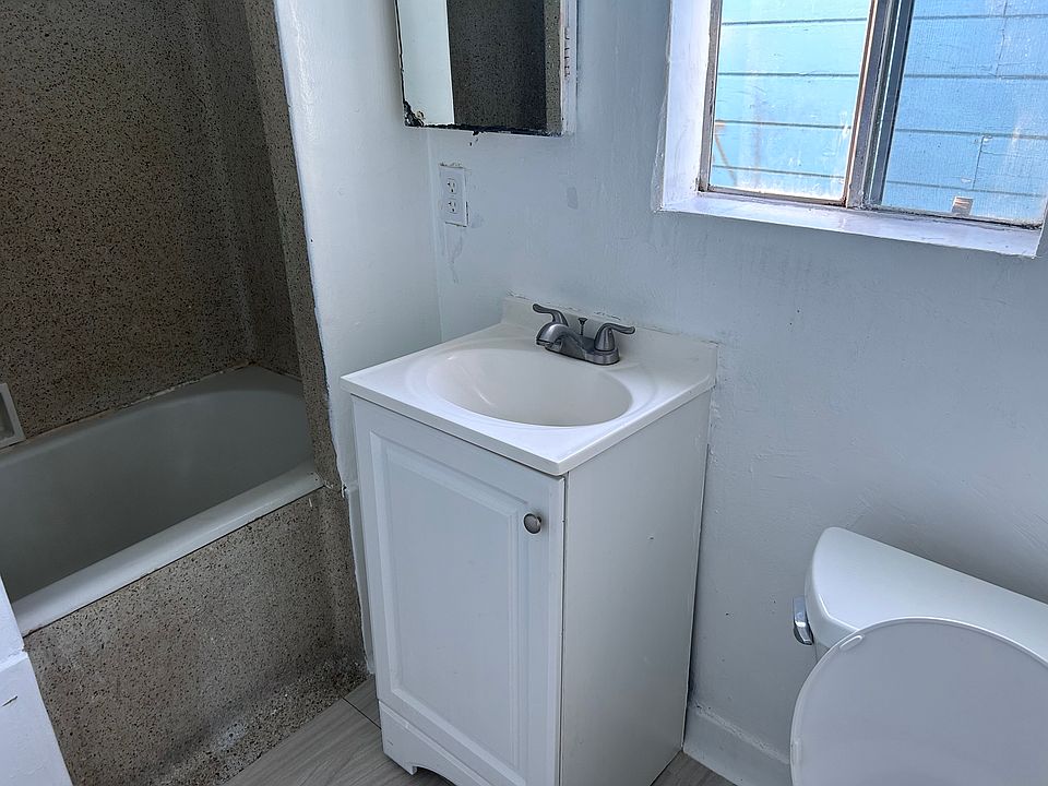 2nd image of 3515 E 58th St
