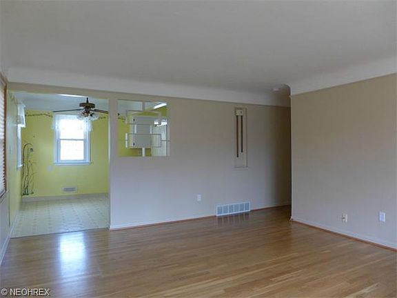5th image of 10621 Blossom Ave