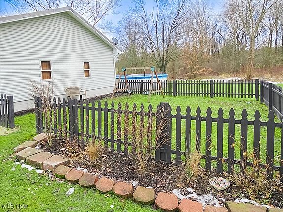 3rd image of 616 Garland Dr