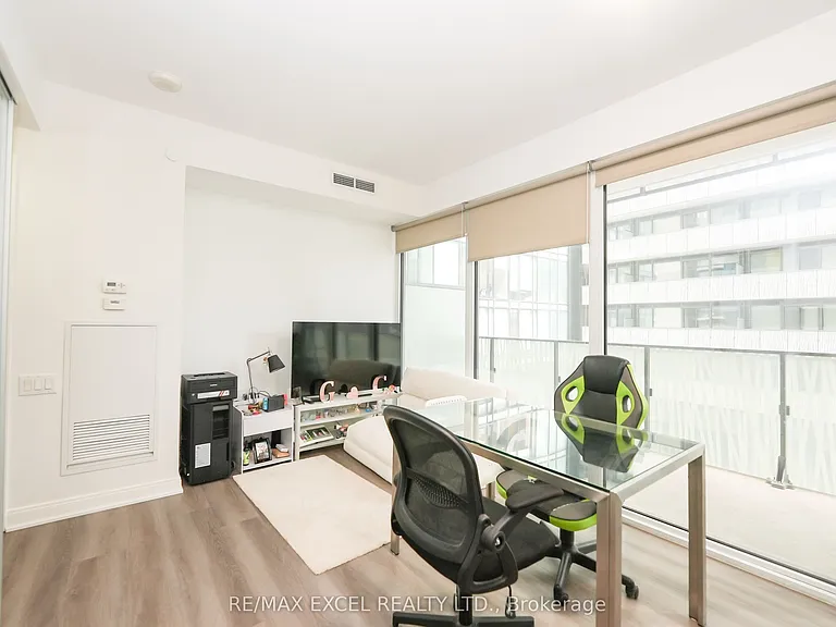 42 Charles St E #510 — Photo 3