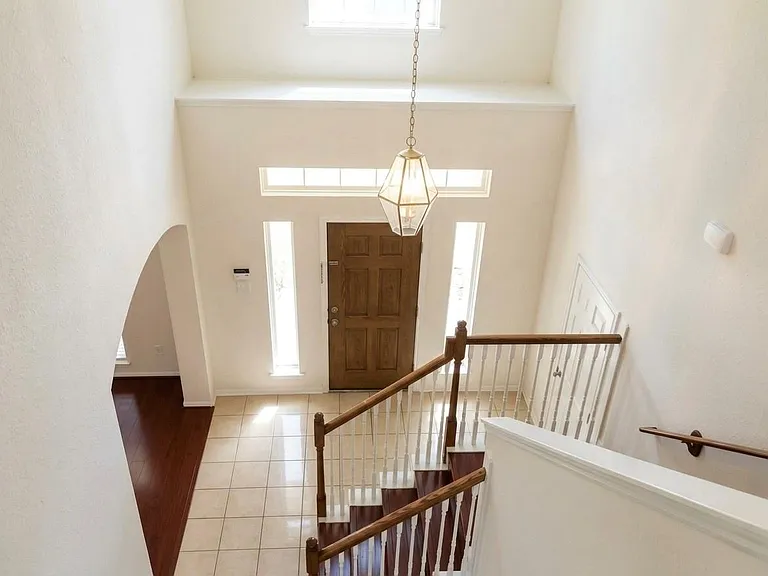 2032 Creek Shore Ln — Photo 11