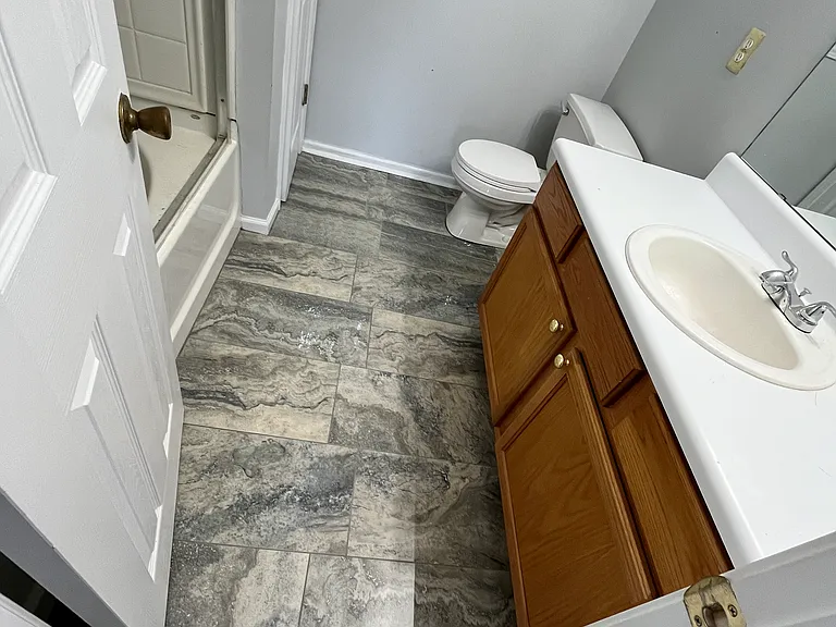 979 Hunt Rd — Photo 14