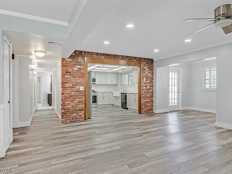 2238 Marlboro Dr — Photo 8