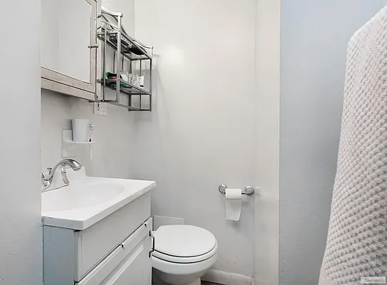 Rented by Charles Coutinho LLC | media 41