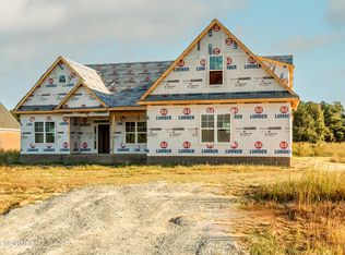 22 W Bermuda Cir, Clinton, NC 28328
