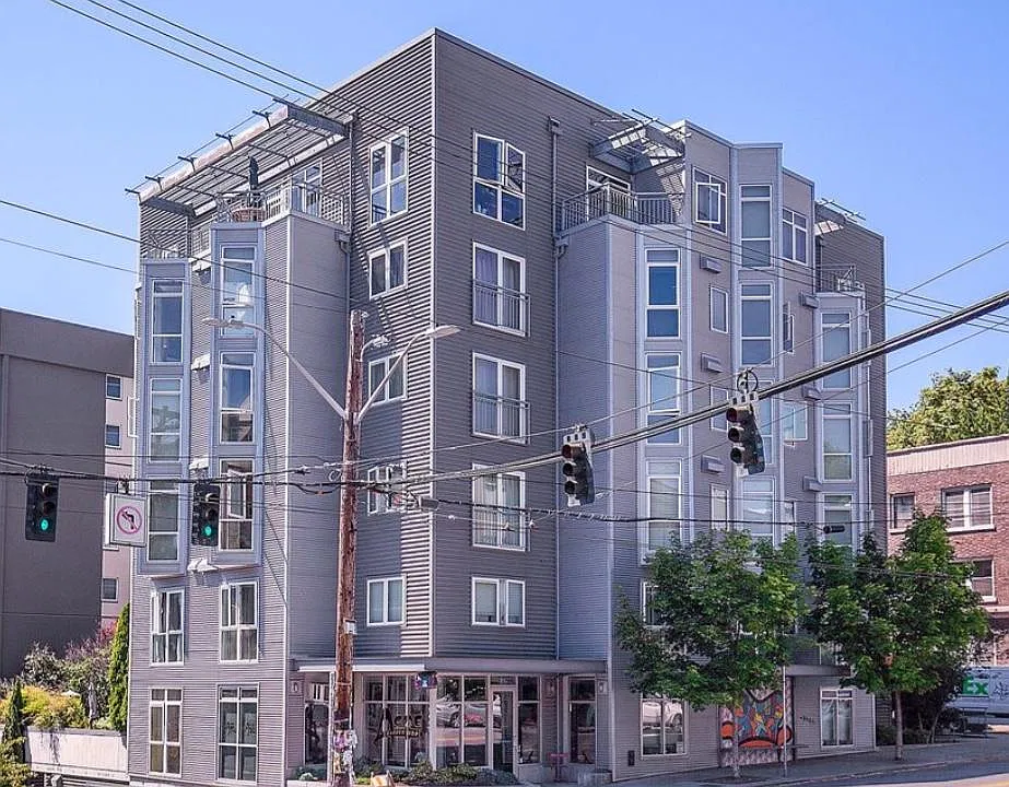 103 Bellevue Ave E #302