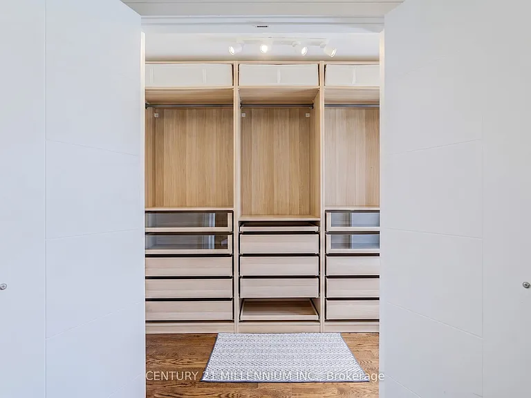 30 Queensmill Ct — Photo 27