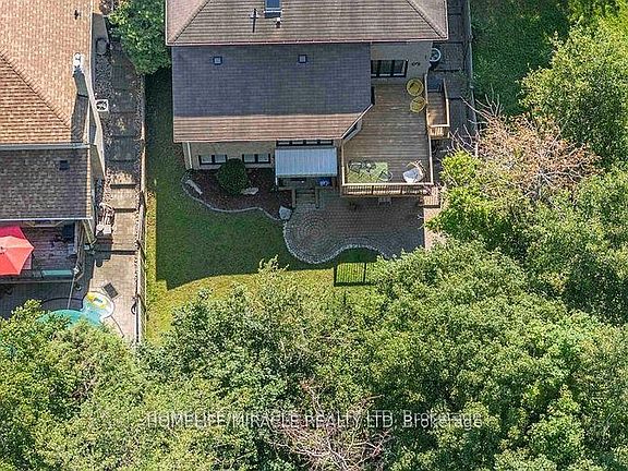 3rd image of 987 Copperfield Dr