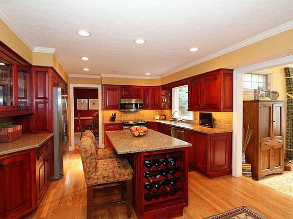 4th image of 800 Grants View Ct