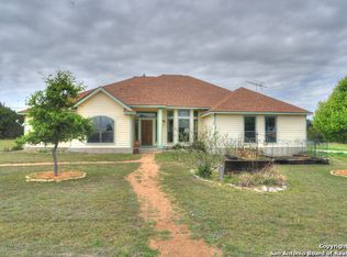 108 Mustang Crossing Dr, Pipe Creek, TX 78063