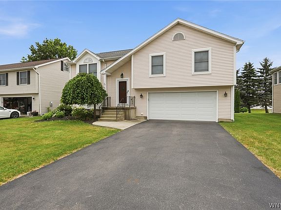 2nd image of 76 Doehaven Cir