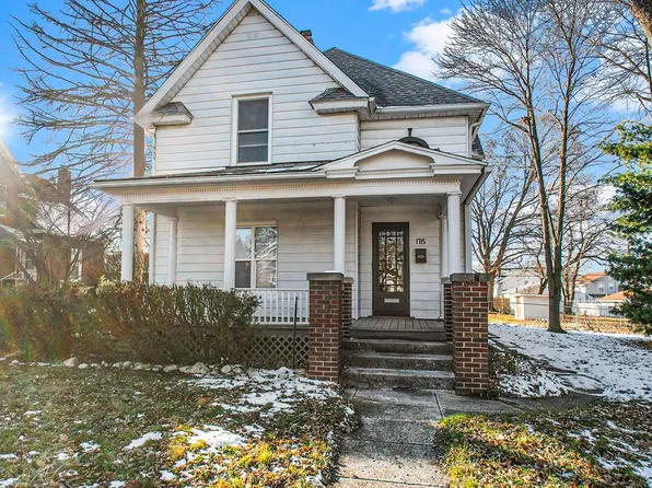 1715 Kemble Ave, South Bend, IN 46613