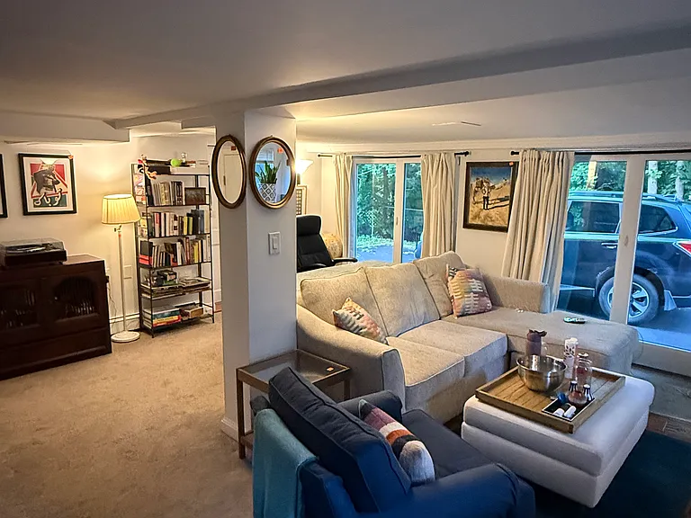 42 Lakeview Ave — Photo 4