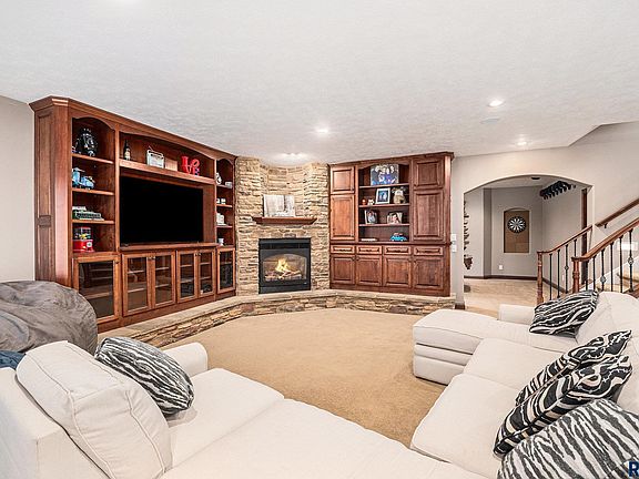5th image of 2212 W Cherrywood Cir