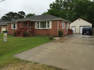 621 Washington Dr, Chesapeake, VA 23322