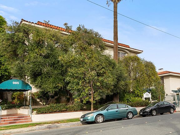 2nd image of 985 E California Blvd Unit 306