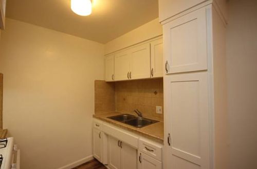 4th image of 302 Garfield Ave APT A