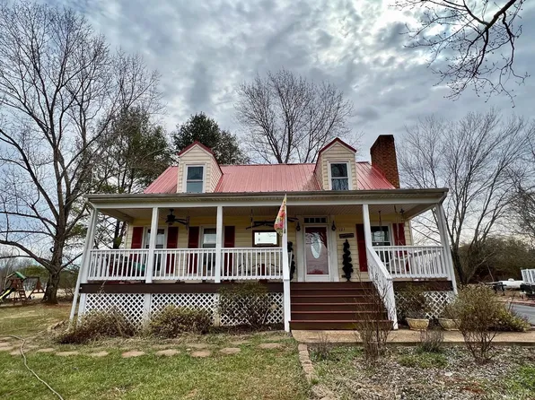 121 Stayman Ln, Madison Heights, VA 24572