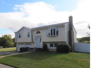30 Legend Ln, East Haven, CT 06512