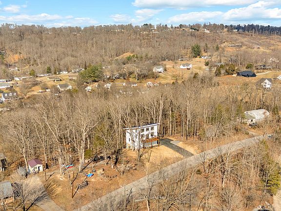 5th image of 567 Lakeside Dr