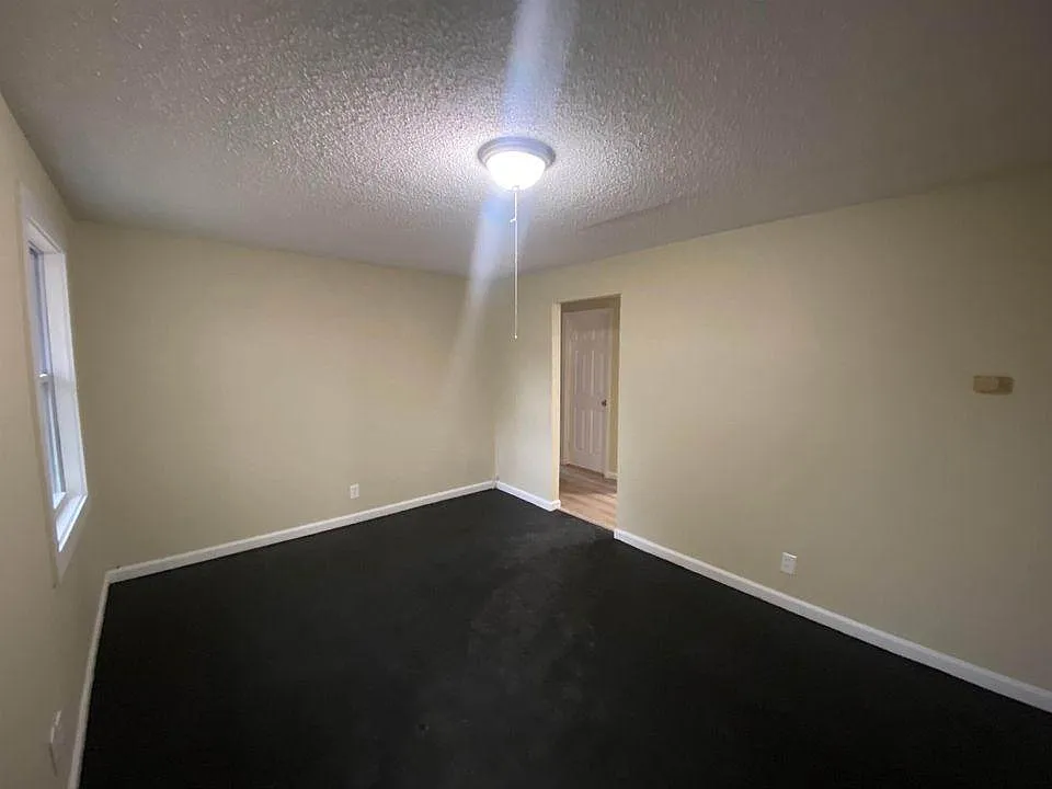 2 bed, 726 sqft, $700 — Photo 2