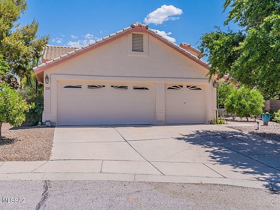 3rd image of 8860 N Dusk Glow Ct