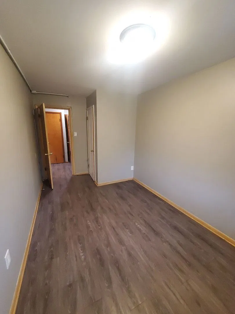 868 S 74th St 7 unit — Photo 3
