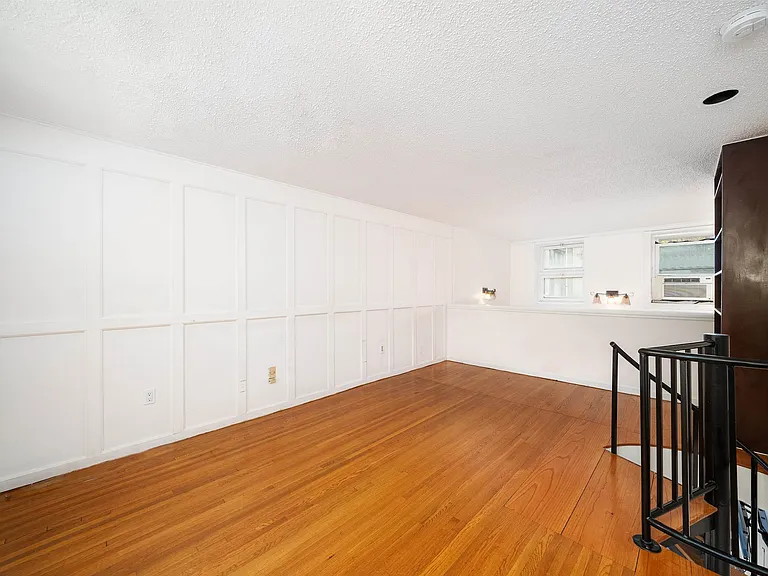 1314 Hudson St #2 — Photo 11