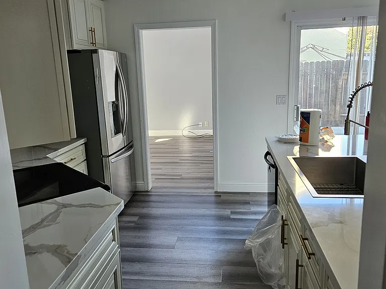 8409 Thornbury Dr — Photo 14