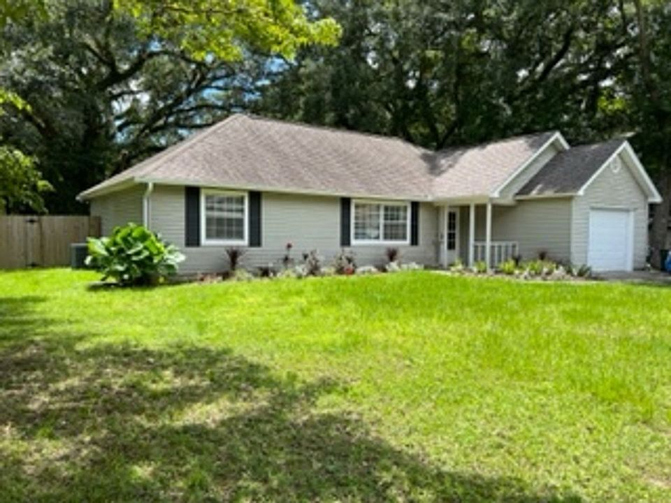1st image of 3057 Laredo Dr