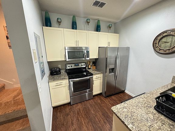 4th image of 3226 Wish Ave