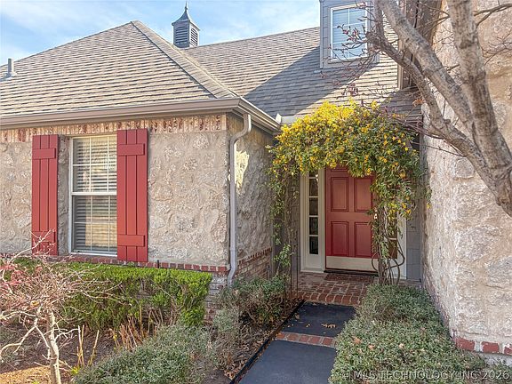 2nd image of 2808 E 82nd Pl