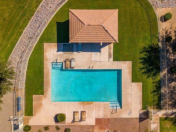 4th image of 87 S Tercera Pl