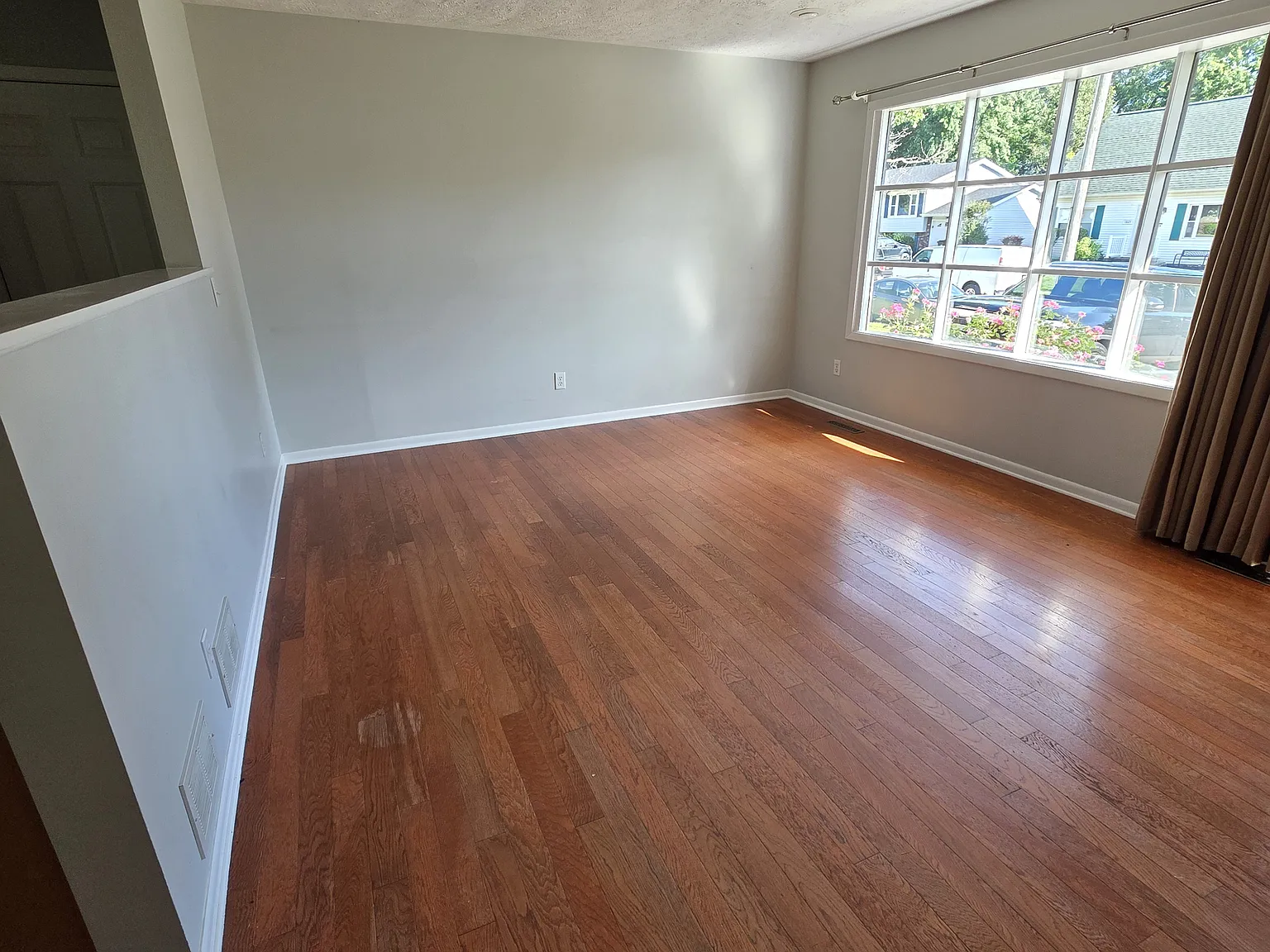1820 Johnson Dr — Photo 4