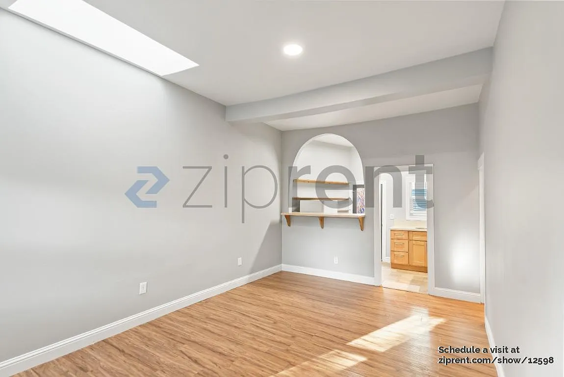Studio, 500 sqft, $1,695 — Photo 2