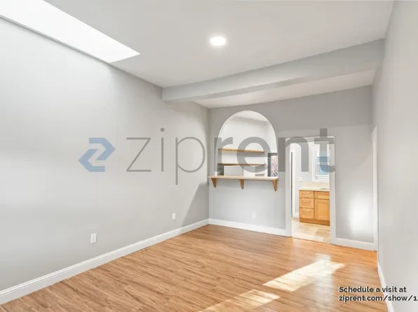 5580 Vallejo St #A, Emeryville, CA 94608