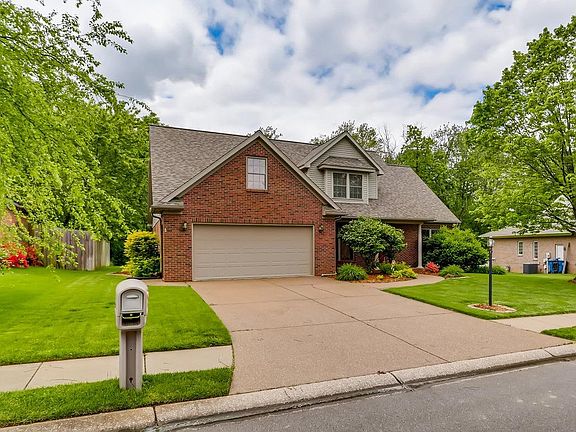 3rd image of 15130 Kingsmont Dr