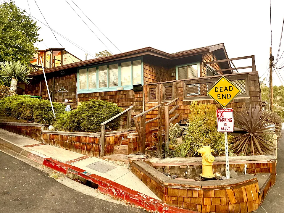 126 High Dr