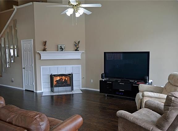 3rd image of 10714 River Oaks Dr
