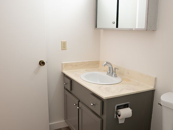 4th image of 121 41st St #595165530
