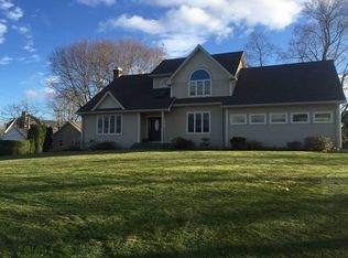 31 W Point Rd, East Hampton, CT 06424